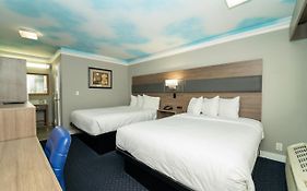 Hollywood Palms Inn And Suites